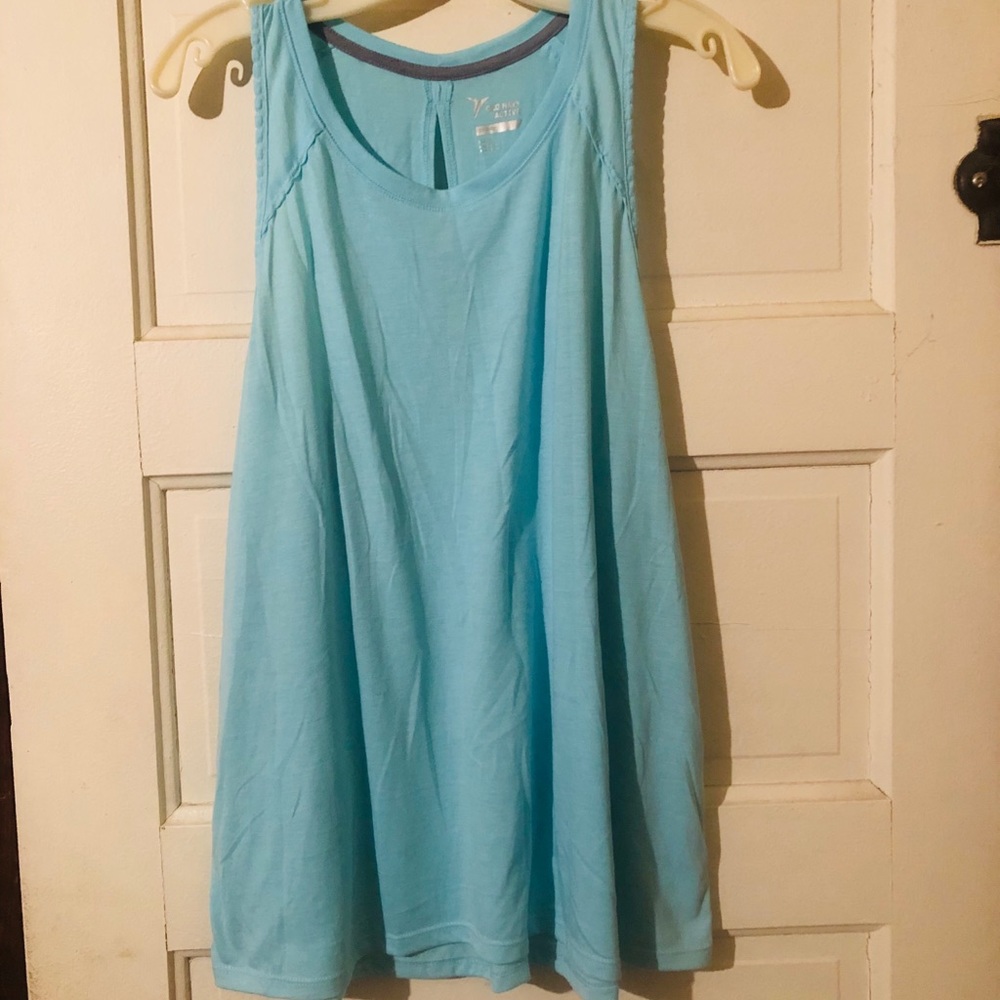 EUC Old Navy Active Workout tank tops